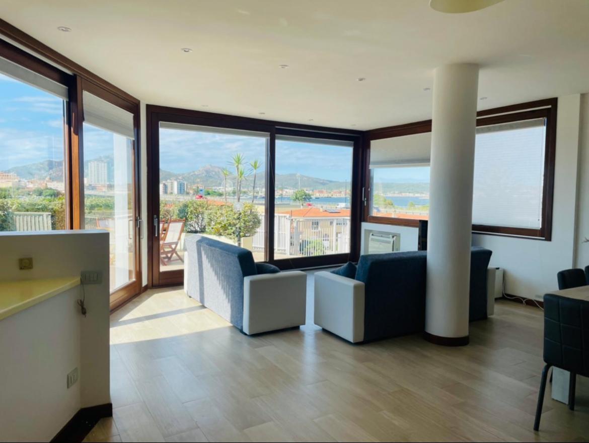 Sunny Rooftop Loft With Gorgeous Views Of Όλμπια Εξωτερικό φωτογραφία
