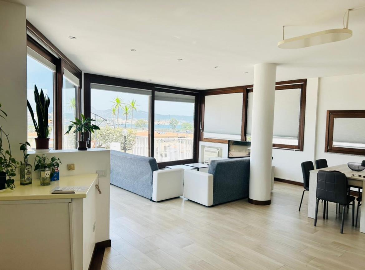 Sunny Rooftop Loft With Gorgeous Views Of Όλμπια Εξωτερικό φωτογραφία